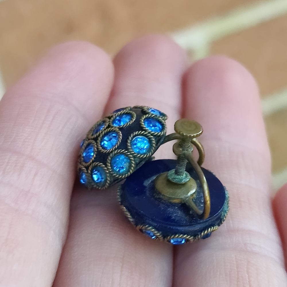 Vintage 1940s Bezel Set Blue Czech Glass Dome Earrings - Picture 4 of 5